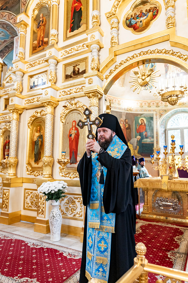 Архиерейское богослужение в соборе Николы Белого города Серпухова